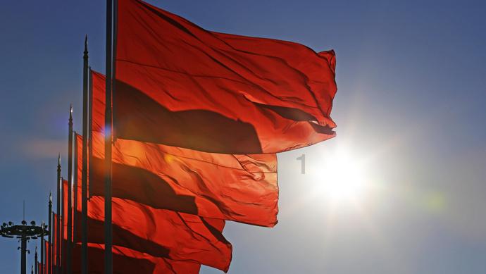 一个女同事上班。遇到那个男孩 经常 眼睛总是要票他一眼。咋回事？游戏画面